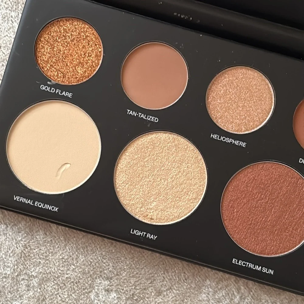 Brand New Morphe Solaria Power Multi-Effects Eyeshadow Palette Matte Shimmers